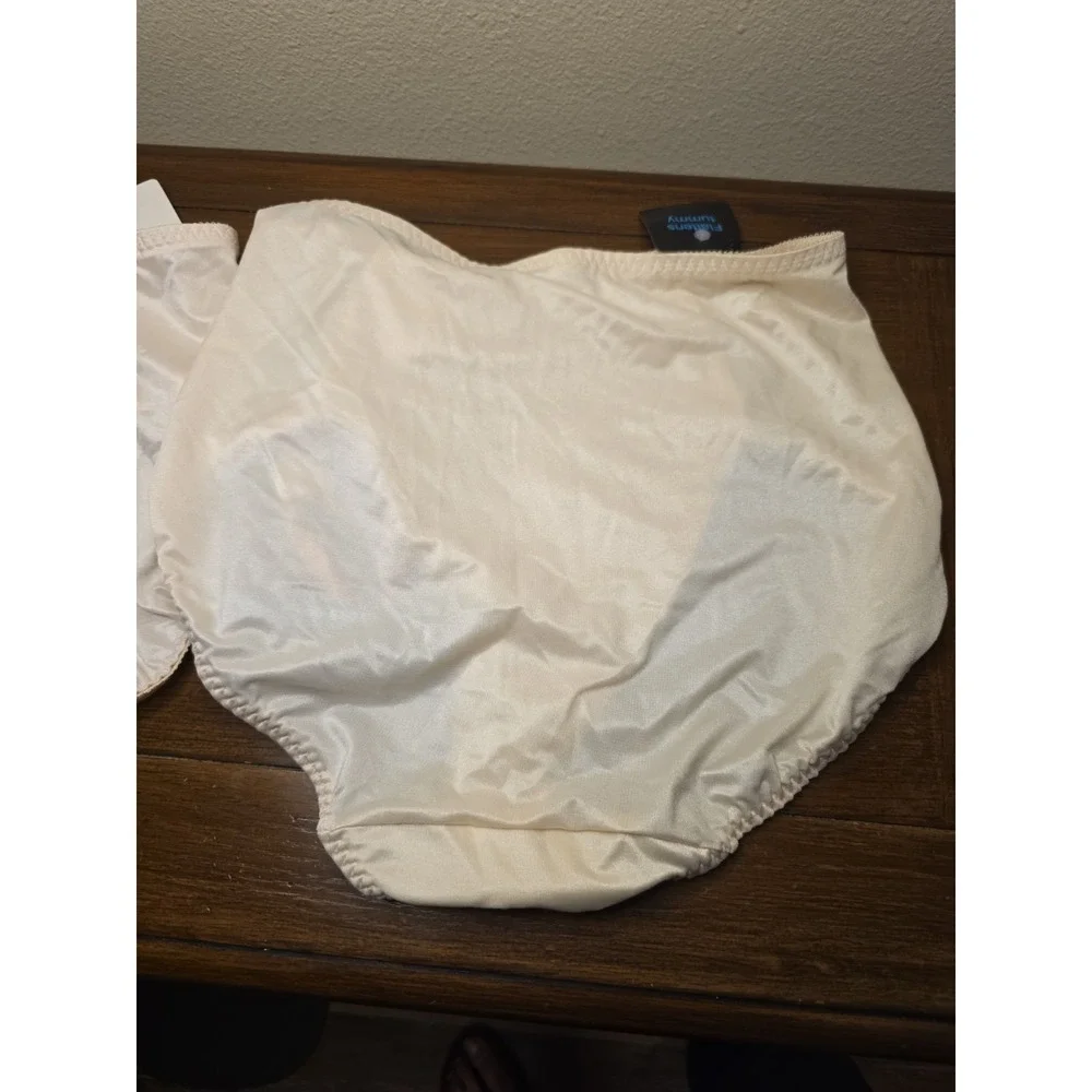 VTG 2002 Bali 8701 Light Control Hi Cut Brief Panties XL Shapewear NOS Tags